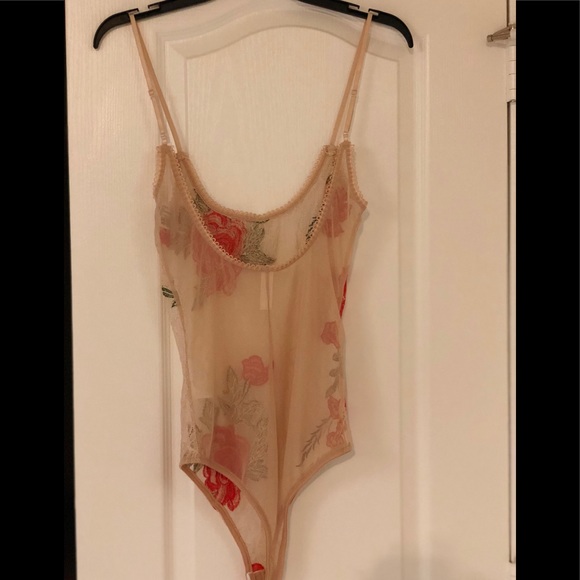 New Very sexy floral lace teddy. - Picture 3 of 3